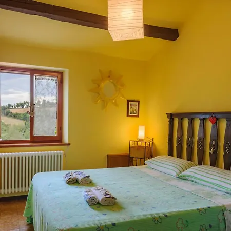 Beautiful In With Kitchenette Holiday home Cartoceto
